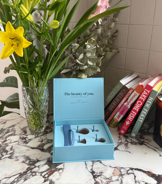 makeup gift box containing an adaptive brush set for better grip and comfort. 